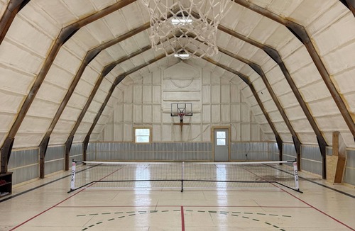 Otoe County House | DREAM Rural Barn House - BB Court, Hot Tub, Beach & Pond, Fire Pits - Renovated!
