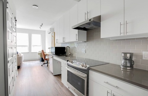 West Bellevue Apartment | Dreamy Bellevue 1BR w/Gym & Roof Lounge, easy commute, by Blueground