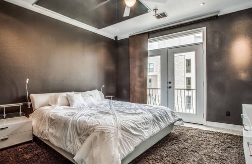 Legacy Park House | Driem house- Award Winning - 1 minute to shops