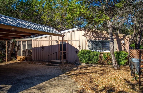 Ingram House | DUBL-C Guesthouse | Charming Home | Near River