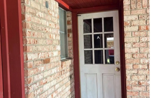Pasadena House | Duplex Side A- two bedroom pet friendly home in charming Pasadena