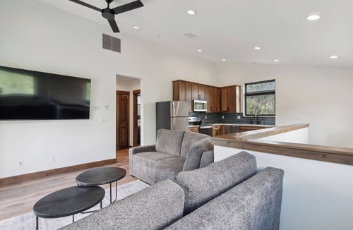 Hermosa House | Durango Luxury-Stunning Views! Easy to Town or Ski