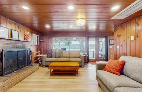 Freeland House | Eagle Beach Retreat