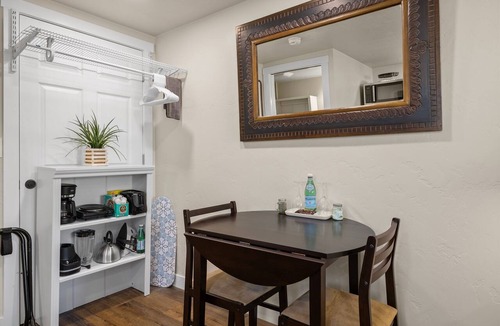 Eagle Apartment | Eagle Nest Retreat | Modern Studio in the Heart of Eagle
