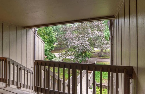 Avoca Apartment | Eagle Pointe Leaf & Loft Living