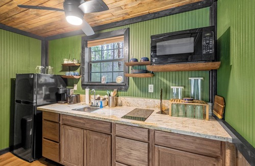 Mineola Cabin | Eagles Haven