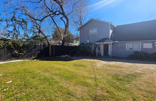 Northeast Houston Apartment | East Houston 2BR Budget Friendly Stay