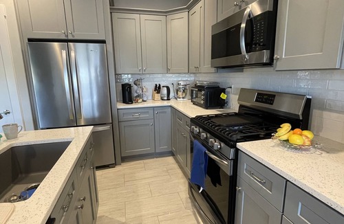 Pasco House | Easy access to I82. Almost new, spotless and spacious close to Trac and Richland