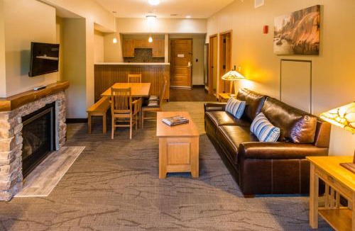Hartshorn Hotel | Echo Bluff State Park Lodge and Cabins
