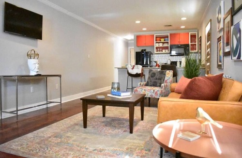 West Riverside Apartment | Eclectic West Riverside Apt | 6 min to Audobon Zoo