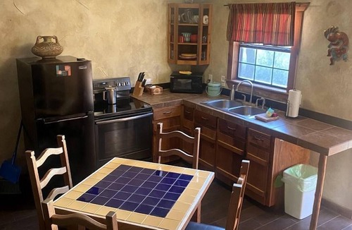 Paluxy Cabin | Eco-Friendly Cabin with Private Hot Tub for a Relaxing Getaway near Dallas, Texas