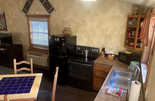 Paluxy Cabin | Eco-Friendly Cabin with Private Hot Tub for a Relaxing Getaway near Dallas, Texas
