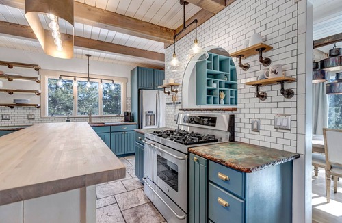 Mount Vernon House | Eco-Friendly Lookout Mountain Getaway with Rocky Mountain Views