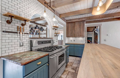 Mount Vernon House | Eco-Friendly Lookout Mountain Getaway with Rocky Mountain Views