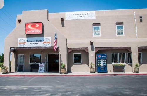 West Old Town Cabin | Econo Lodge Albuquerque Old Town