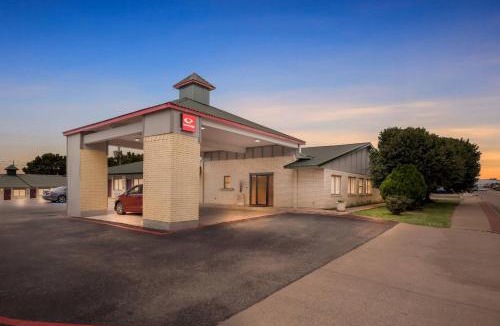Childress Cabin | Econo Lodge Childress