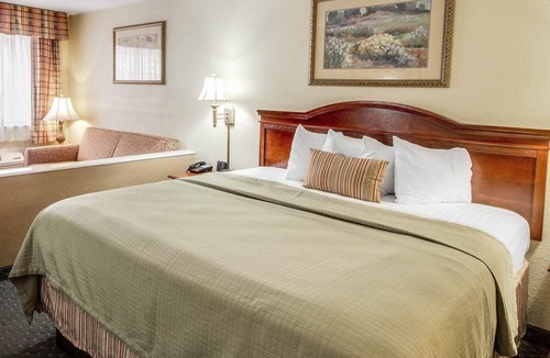 Eagle Pass Hotel | Econo Lodge Inn & Suites Eagle Pass