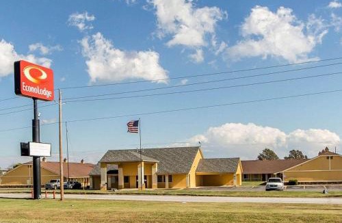 Pryor Cabin | Econo Lodge Pryor