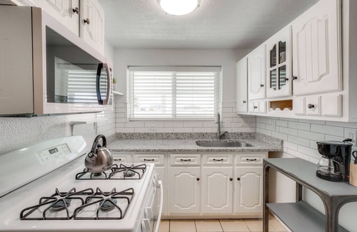 Biggs Field House | El Paso Home ~ 2 Mi to University Medical Center!