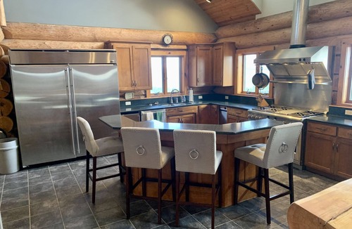 West Yankton House | Eldorado Lodge Majestic Cabin Overlooking Lewis & Clark Lake 40 Acres of Privacy