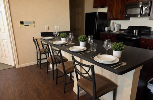 Central Arlington Apartment | Elegant 4BR near AT&T Stadium + Pool &GYM, FIFA