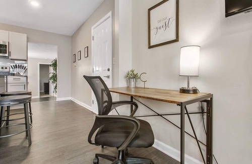 Shawnee House | Elegant, 4BR undisturbed tranquility