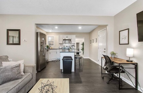 Shawnee House | Elegant, 4BR undisturbed tranquility