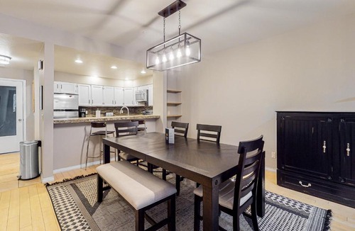 Eagle-Vail House | Elegant Sun River