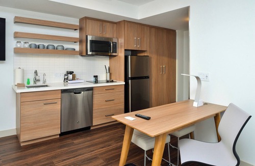 North Kansas City Hotel | Element by Marriott North Kansas City