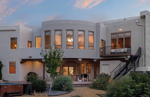 North Albuquerque Acres House | Elena's Sandia Sanctuary - An Irvie Home