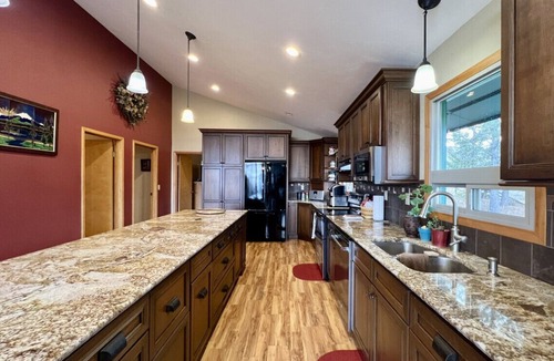 Baker City House | Elkhorn Views Home - Gorgeous Views! 4 Bdrm, Sleeps 8, w/Sauna, Local Golfing 50% Off!