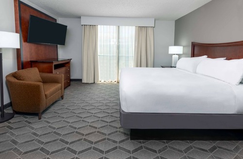 Park Central Hotel | Embassy Suites by Hilton Dallas Park Central Area
