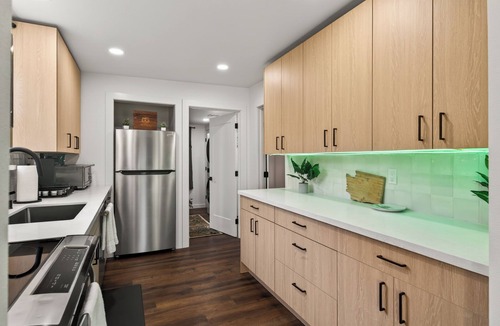 White Center House | Emerald City Jungle Oasis – 10 Min to Downtown Seattle