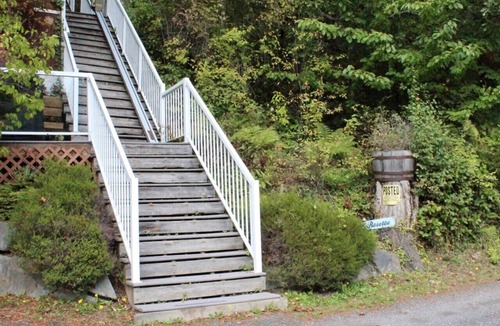 Bellingham Ski Chalet | Emerald Lake Chalet - SUMMERTIME!