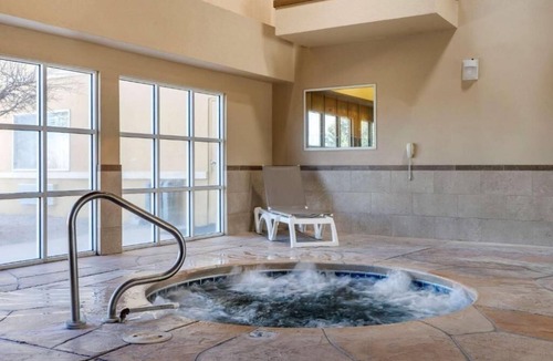 Albuquerque Hotel | Enjoy Albuquerque Culture from Rooms Near Downtown and Airport - 4 Units