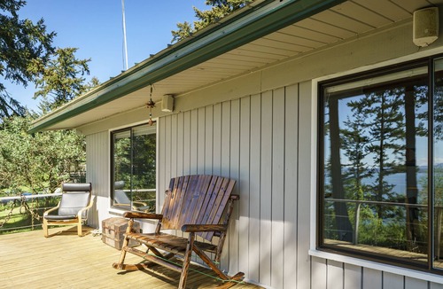 Lopez Island House | Enjoy Roseberry Cottage! Updated westside beach access with stunning views