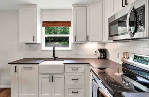Moody Apartment | Enjoy the country views Unit B