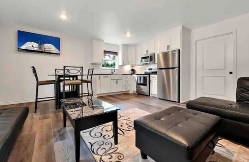 Moody Apartment | Enjoy the country views Unit B