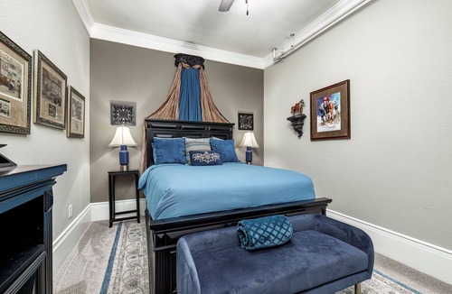 Hot Springs Resort | Enjoy the rich history. Best location in downtown! Large 2 bedroom apartment.