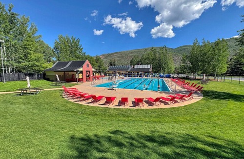 Eagle-Vail Villa | Enjoy this Spacious Pet Friendly Townhome Minutes from Vail & Beaver Creek