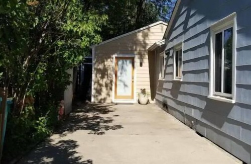 Old Town Apartment | Ensuite Escape Old Town Ft. Collins - Over 400 5-Star Reviews on Air B N B