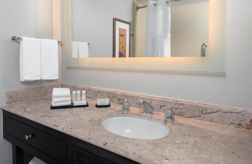 Park Central Hotel | Ensuring a Very Comfortable & Memorable Stay! 4 Relaxing Units, Pool!