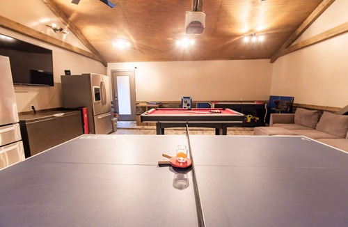 April Sound House | Entertaining GAME Room: 4 Bedroom Home: Lake Conroe: Pet Friendly