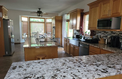 Lincoln House | Entire 4200 sq ft. South east. Great neighborhood