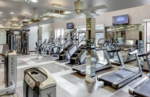 Downtown Houston Apartment | Entire Modern Downtown Apartment Ideal For Long-Term Stays