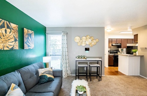 Ederville Apartment | Entire Place ✶Washer Dryer ✶Wi-Fi ✶4K TVs ✶Parking #1614
