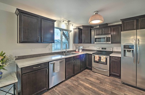 Enumclaw House | Enumclaw Home - 60 Mi to Mount Rainier!