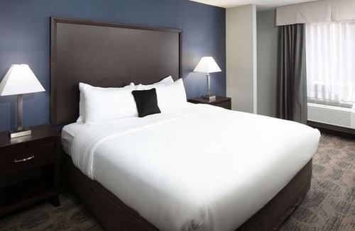 Sequim Hotel | Epic Vacay! King Unit, Breakfast, Spa & Wellness Center, Close to Attractions