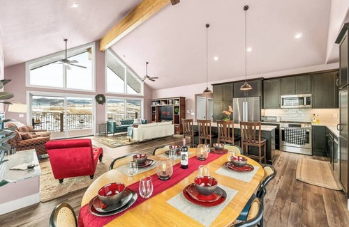 Grand Elk Ranch House | Epic Views, Luxury Retreat, Hot tub, Family + Pets