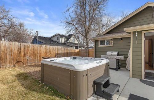 Erie House | Erie Escape-Billiards Table- Skee-Ball- Hot Tub